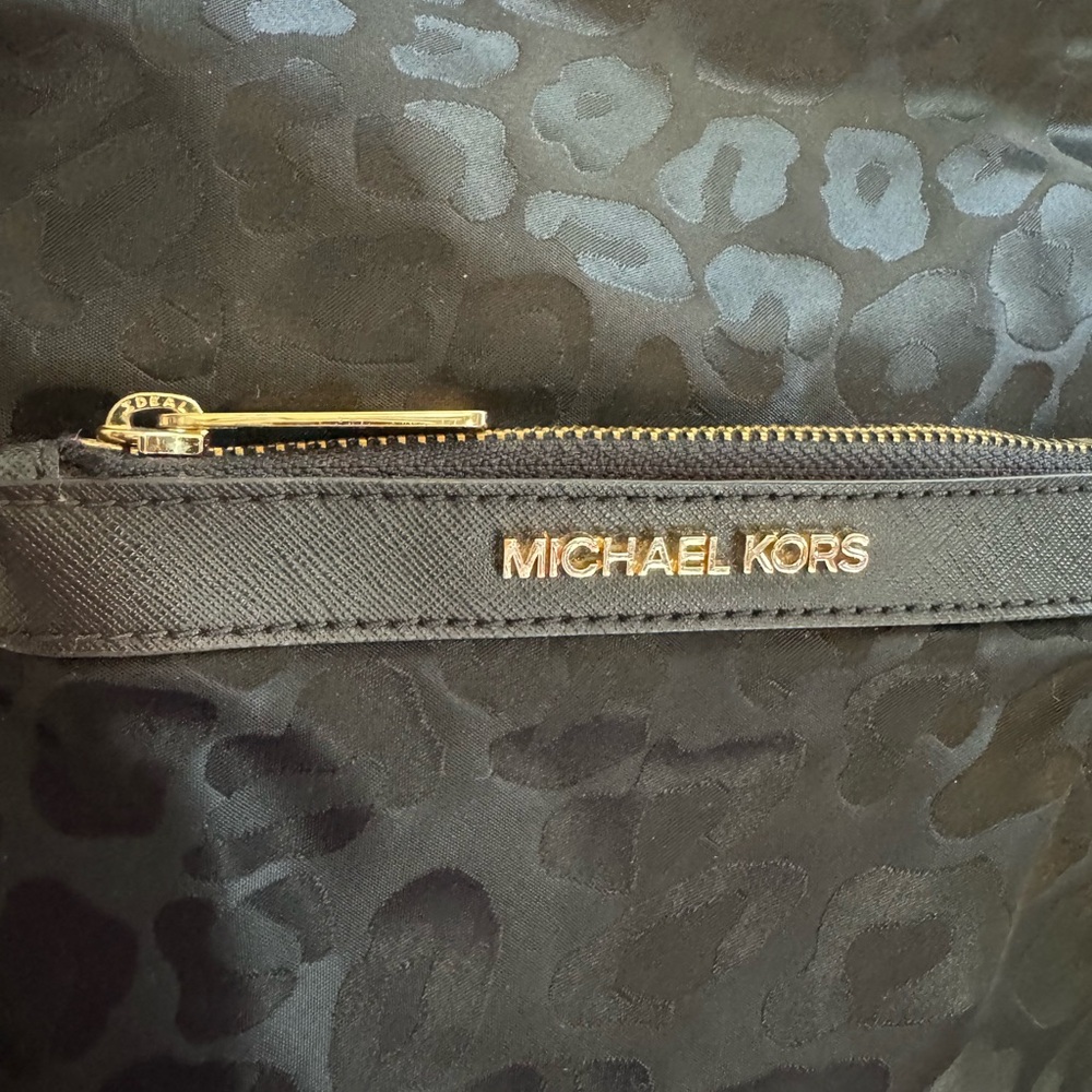 Michael Kors Morgan Leopard Nylon & Leather Medium Messenger Crossbody Bag - Picture 3 of 17